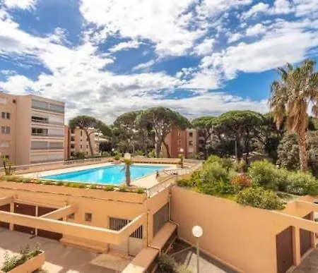 Apartament Terrasse Au Port Dhyeres, Piscine, Parking